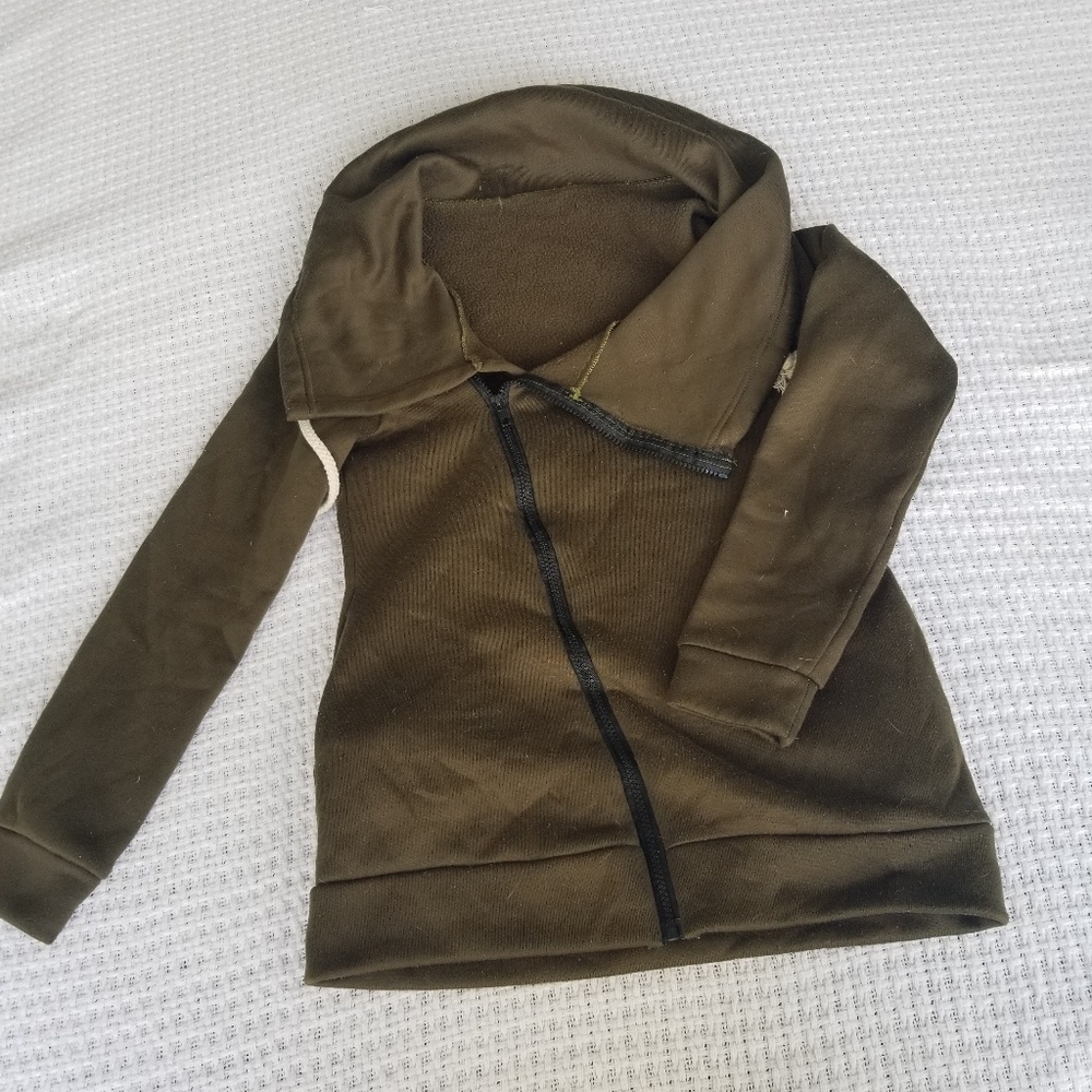 Light sweater in olive freen
